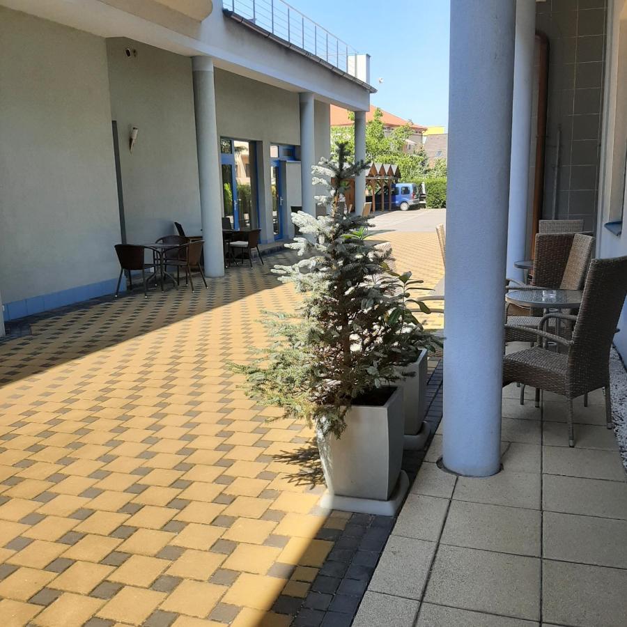 Garni Hotel S.O.G.* * * Trencin Exterior photo