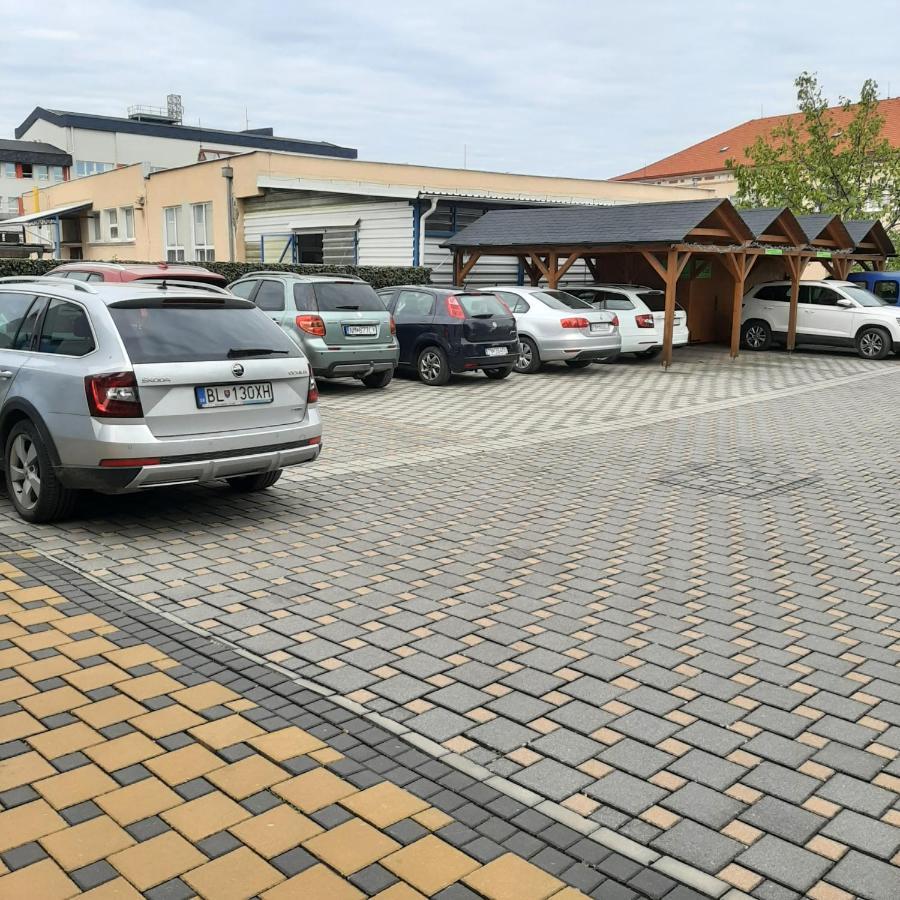 Garni Hotel S.O.G.* * * Trencin Exterior photo